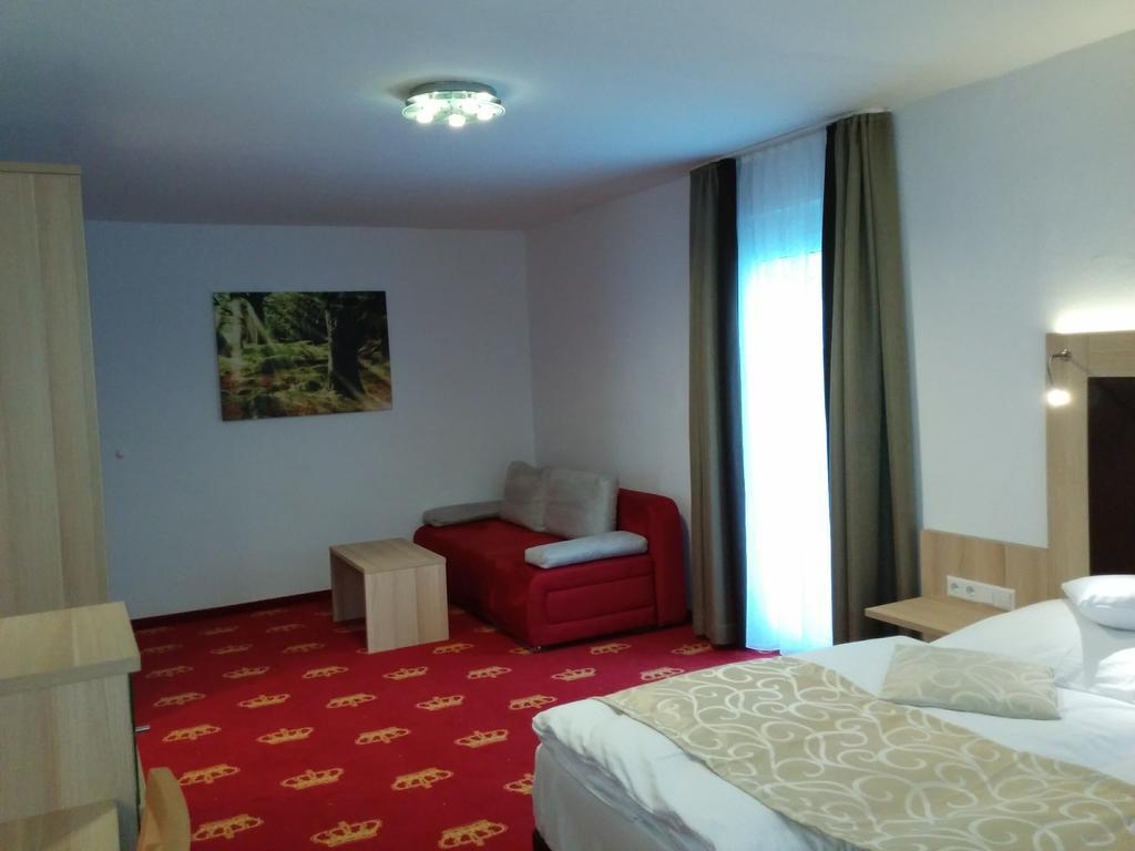 Wellness Hotel Garni Krone 바이에르스브론 외부 사진