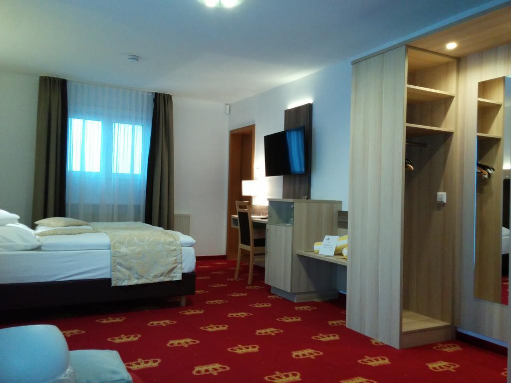 Wellness Hotel Garni Krone 바이에르스브론 외부 사진