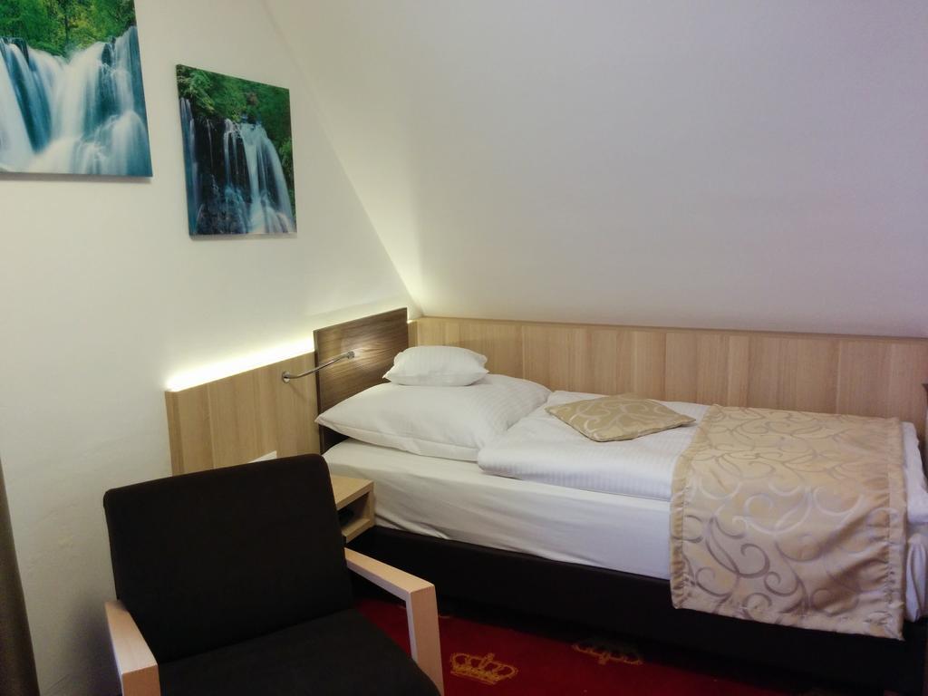 Wellness Hotel Garni Krone 바이에르스브론 외부 사진