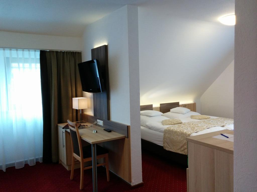 Wellness Hotel Garni Krone 바이에르스브론 외부 사진