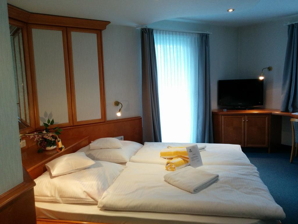 Wellness Hotel Garni Krone 바이에르스브론 외부 사진
